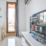 Modern - Meters Away From The * بوموري