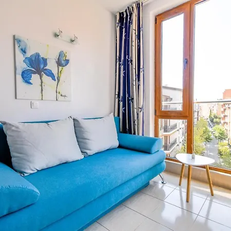 Apartamento Modern - Meters Away From The